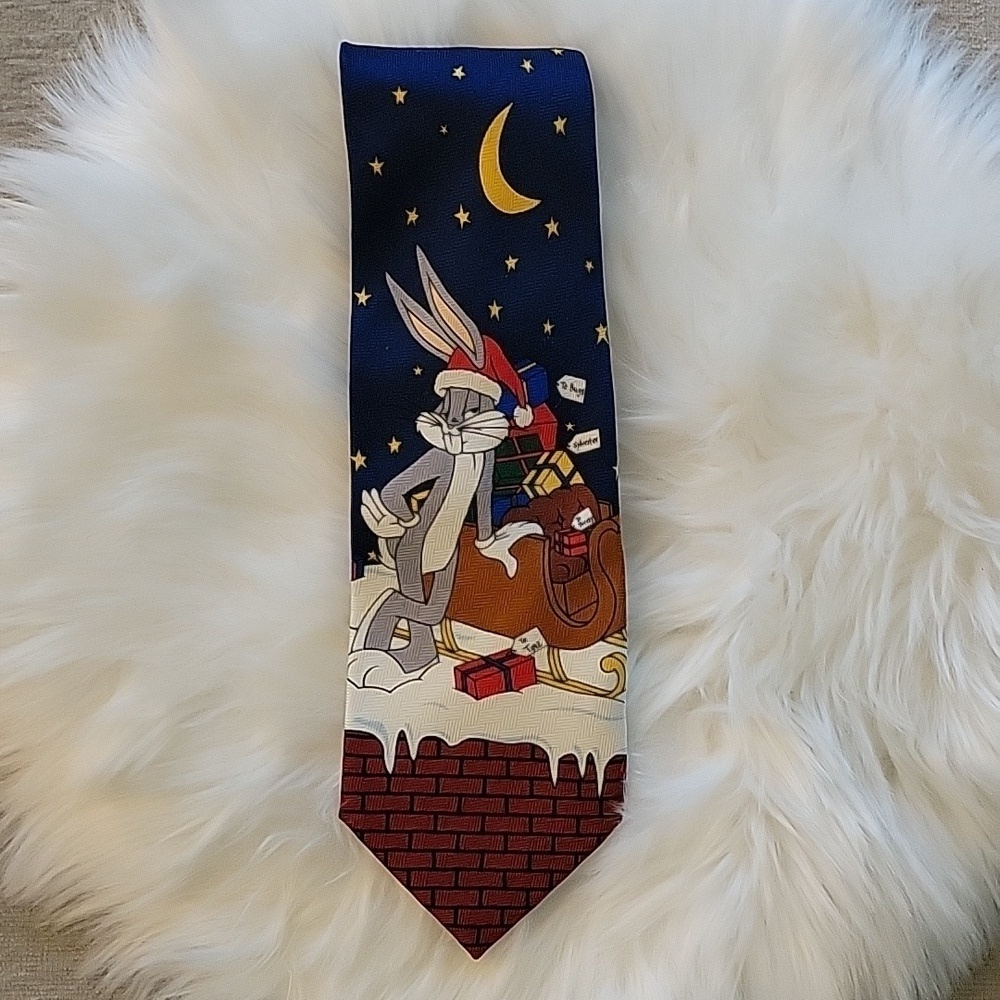 Vintage LOONEY TUNES 1997 100% silk necktie.  Bugs bunny Christmas.